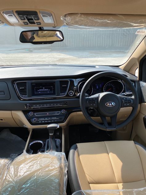 Kia Carnival Interior, Van Luxury, Kia Carnival, Life Review, Luxury Car Interior, Kia Motors, Kia Sedona, Flowers Arrangements, Instagram My Story