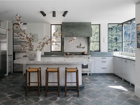 HANDELSMANN + KHAW Kitchens 2020, Interior Design Awards, Patterned Floor Tiles, Melbourne House, Transitional Kitchen, Australian Homes, Elegant Interiors, House On A Hill, Favorite Kitchen