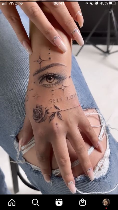 Under Eye Tattoo, Tattoo Avant Bras, Hand And Finger Tattoos, Pretty Hand Tattoos, Skeleton Hand Tattoo, Hand Tattoos For Women, Tatuaje A Color, Dope Tattoos For Women, Small Hand Tattoos