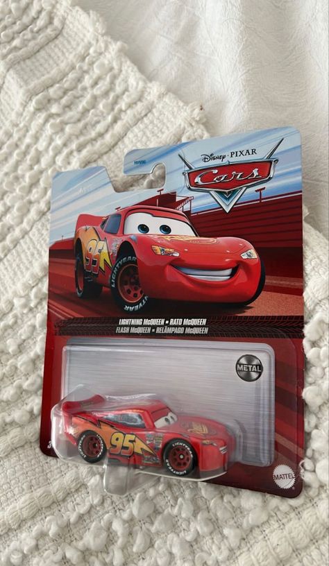 Lightning Mcqueen Hot Wheels, Hot Wheels Gift Ideas, Hot Wheels Aesthetic, Hot Weels, Bf Gifts, Creative Gifts For Boyfriend, Cute Couple Gifts, Cars Movie, Pretty Cars