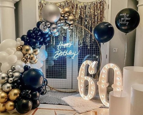 60th Birthday Party Themes, Gold Balloons Decorations, Studio Background Ideas, 60th Birthday Decorations, 40th Birthday Party Decorations, Fiesta Tropical, Shimmer Wall, Fringe Backdrops, Halloween Balloons