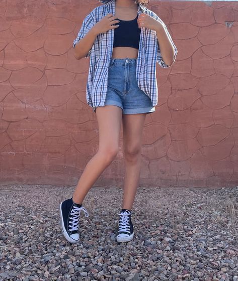 summer outfit, shorts outfit, converse Summer Outfits Flannel, Flannel Summer Outfits, Blue Converse Outfit, Roadtrip Outfit, Roadtrip Outfits, Summer Outfit Shorts, Outfit Converse, Hate Summer, Fantasy High