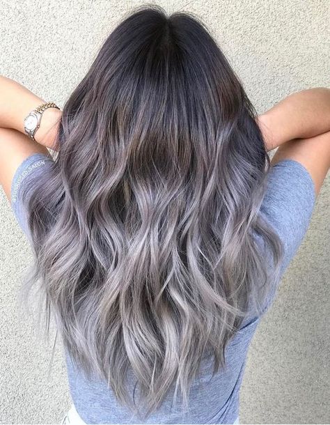 ‘Ash balayage’; la tendencia para darle más luz a tu cabello Color Ideas For Hair, Balayage For Brunettes, Silver Balayage, Ideas For Hair Color, Ash Balayage, Gray Balayage, Balayage Hair Color Ideas, Kadeřnické Trendy, Ash Hair