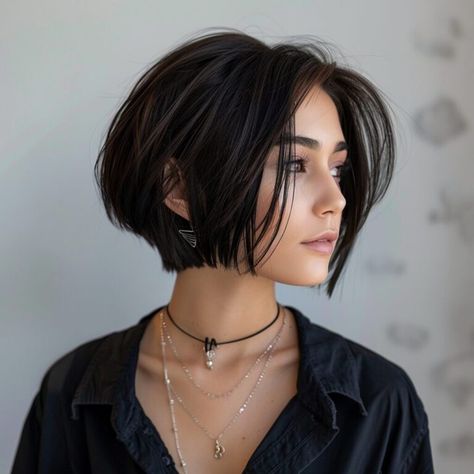 50 Chin Length Haircuts: Chic Styles for a Trendy Look In 2023 Edgy Hairstyles Medium, Edgy Haircuts For Women, Waves Haircut, Chin Length Haircuts, Chic Haircut, Going Grey, Edgy Haircuts, Chin Length, Chin Length Bob