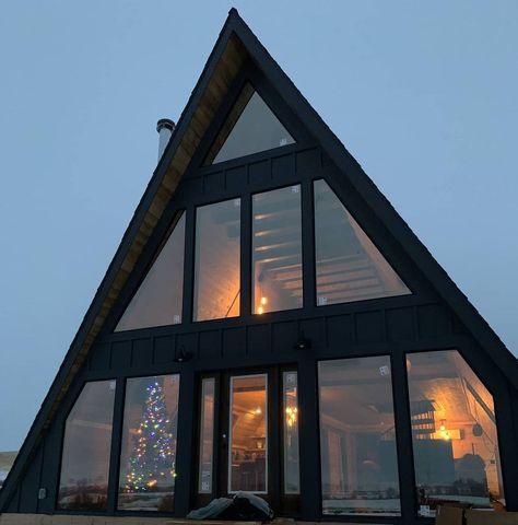 Avrame A-frames on Instagram: “Trio 150, Cambridge, USA” Avrame Trio, External Wooden Doors, A Frames, Interior Cladding, Cladding Materials, Cabin Exterior, Pvc Windows, Staircase Railings, Roof Structure