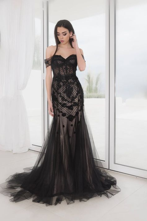 Black Romantic Wedding, Long Black Formal Dress, Black Bridal Dresses, Long Black Dress Formal, Dress With Low Back, Wedding Dress Low Back, Black Wedding Gowns, Black Formal Dress, Classy Gowns