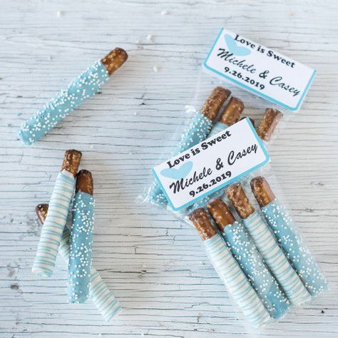 Edible Bridal Shower Favors, Covered Pretzel Sticks, Rehearsal Brunch, Pretzel Ideas, Chocolate Covered Pretzel Sticks, Bridal Shower Favors Cheap, Food Wedding Favors, Chocolate Covered Pretzel, Dessert Treats