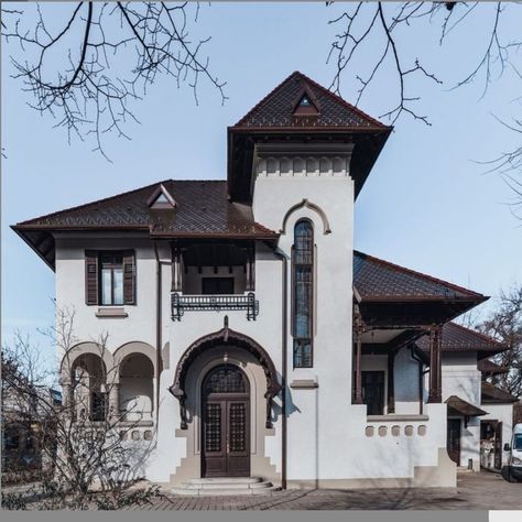 Romanian House, Second Empire House, Classic Elevation, Gothic Homes, Commercial And Office Architecture, Revival Architecture, Architectural Sculpture, Modern Architecture Building, Unusual Buildings