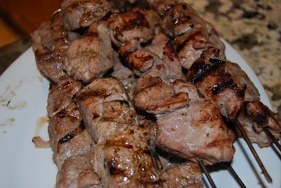 Raznjici - Croatian/Serbian Shish Kabob - these would make the hubby very happy! Croatian Meals, Traditional Croatian Food, Greek Souvlaki, Croation Recipes, Croatian Cuisine, Warts Remedy, Macedonian Food, Pork Recipes For Dinner, Serbian Recipes