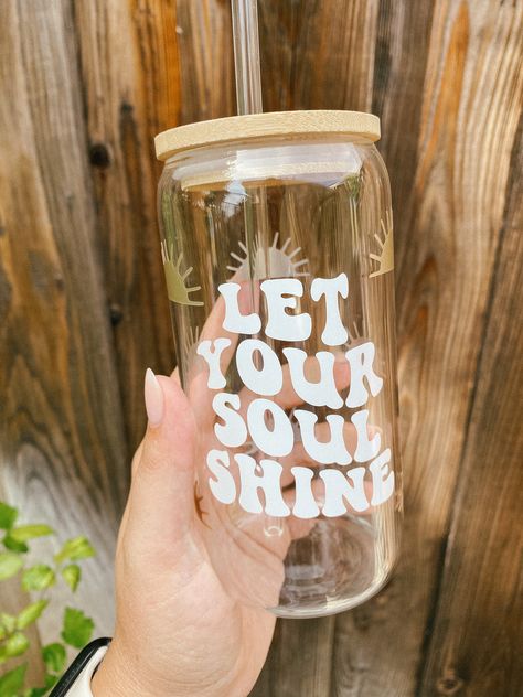 Vinyl Glasses, Let Your Soul Shine, Glass Tumbler Design, Soul Shine, Glass Coffee Cups, Custom Tumbler Cups, Glass Beer, Tea Powder, Glass Cups