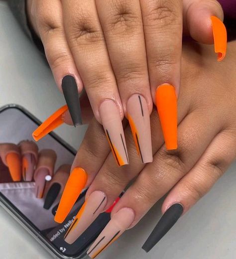 Simple Gel Nail Designs Halloween, Nail Ideas Orange And Black, Cute Fall Nail Ideas For Acrylics, Black N Orange Nails, September Nail Ideas Coffin, Split Nail Designs, Orange And Gray Nails, Latest Nails Design 2024, Fall Designs For Nails