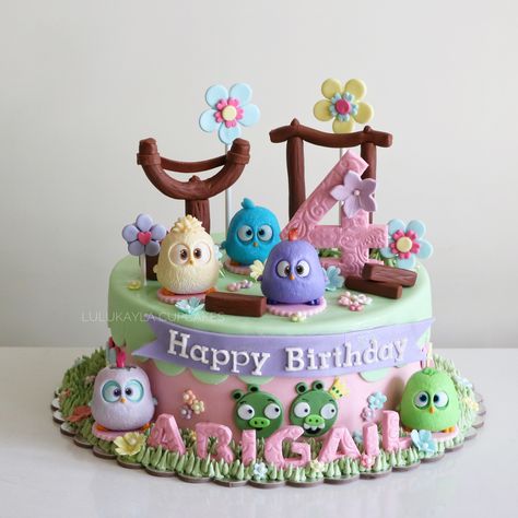 Birthday Cake Bird Theme, Angry Bird Birthday Cake, Angry Bird Cake Design, Bird Cake Ideas, Bird Birthday Cake, Angry Bird Birthday, Angry Birds Birthday Cake, Angry Bird Cake, Bee Birthday Cake