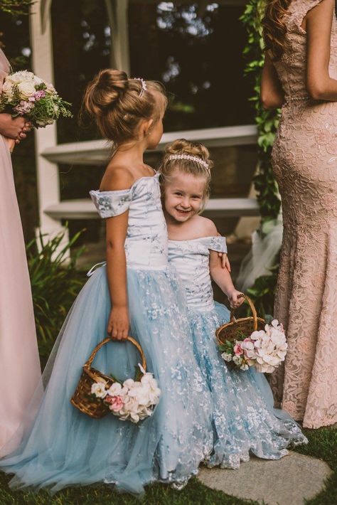 Cinderella Wedding Bridesmaids, Disney Wedding Bridesmaids Dresses, Affordable Fairytale Wedding, Cinderella Fall Wedding, Disney Bridesmaids Dresses, Cinderella Wedding Bouquet, Fairytale Wedding Bridesmaids, Cinderella Wedding Hair, Cinderella Wedding Aesthetic