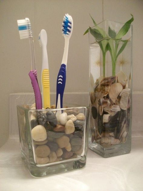 HomelySmart | 10 Fancy DIY Toothbrush Holder - HomelySmart Vstupná Hala, Diy Organizer, Diy Table Top, Bathroom Candles, Diy Table Decor, Bathroom Diy, Cute Dorm Rooms, Ideas Para Organizar, Dollar Tree Decor