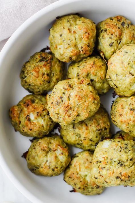 Turkey Pesto Meatballs, Pesto Meatballs, Ground Chicken Meatballs, Food Planning, Minced Chicken Recipes, Chicken Pesto, Ground Chicken Recipes, Autoimmune Paleo, Duck Recipes