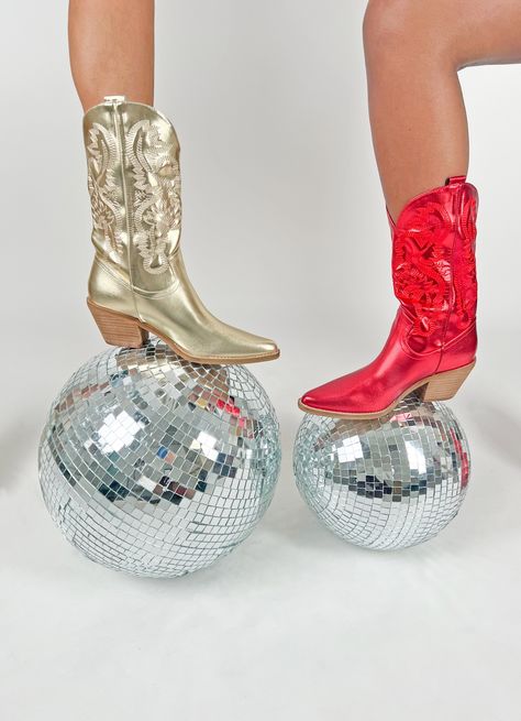 Disco Cowgirl Decor, Champagne Cowgirl, Disco Cowgirl Aesthetic, Disco Cowgirl Outfit, Disco Boots, Cowboy Boots Aesthetic, Neon Cowgirl, Glam Cowgirl, Western Disco