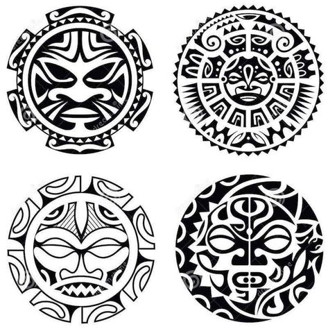 Saviez-vous que l'origine du mot «tattoo» vient de la Polynésie ? Le «tatau», ce qui est le tatouage polynésien traditionnel, est actuellement l'un des ... Tato Maori, Round Tattoo, Tattoo Son, Tiki Tattoo, Tattoo Band, Filipino Tattoos, Maori Tattoos, Polynesian Tattoo Designs, Marquesan Tattoos