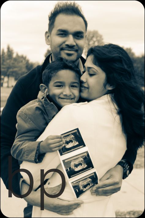 pregnancy announcement with sibling holding sonogram picture. Rainbow Baby Announcement With Sibling, Pregnancy Announcement With Sibling, Baby Announcement With Sibling, Prego Announcement, Baby 2 Announcement, Photoshoot Quotes, Announcing Pregnancy, Pregnancy Announcement Pictures, Sonogram Pictures