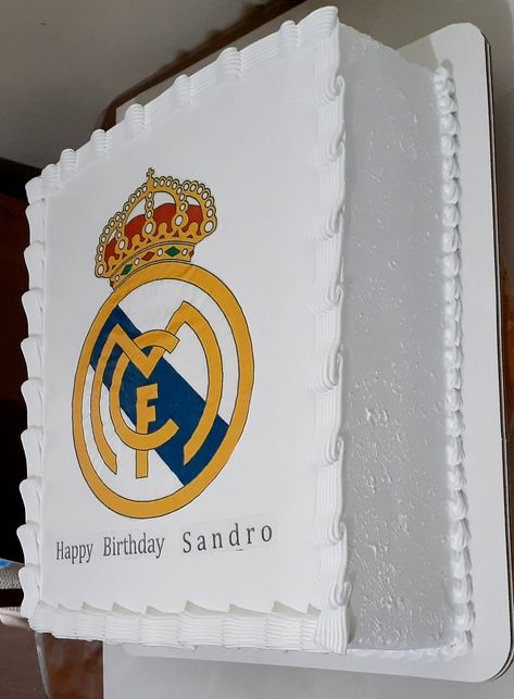 Tarta Real Madrid, Real Madrid Cake, Soccer Party Decorations, Soccer Theme Parties, Heart Cake Topper, Soccer Birthday Parties, Birthday Things, Soccer Theme, Football Cake