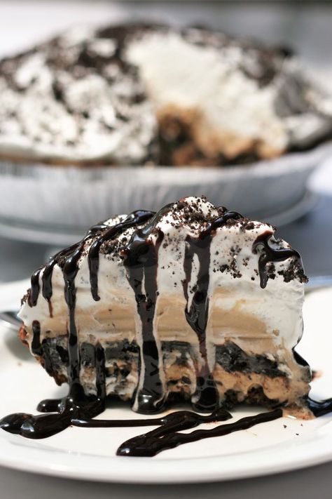 Best Mud Pie Ice Cream Mud Pie Recipe, Frozen Mud Pie Recipe Coffee Ice Cream, Mocha Mud Pie, Assorted Pies, Mississippi Mud Pie Recipe, Fantasy Recipes, Cream Deserts, Ice Cream Fudge, Mud Pie Recipe