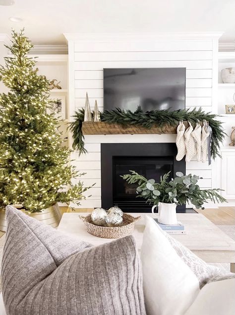 Christmas Fireplace Mantels, Holiday Room, Decor 2023, Tree Collar, Fireplace Mantel Decor, Christmas Mantle, Christmas Inspo, Christmas Bedroom, Christmas Fireplace