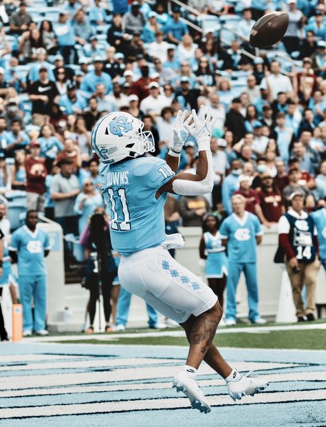 Unc Football Wallpaper, North Carolina Football, College Football Wide Receiver, Unc Football, Wide Receiver Drip, American Football Cleats, Tar Heels Football, Cool Football Pictures, Collage Football