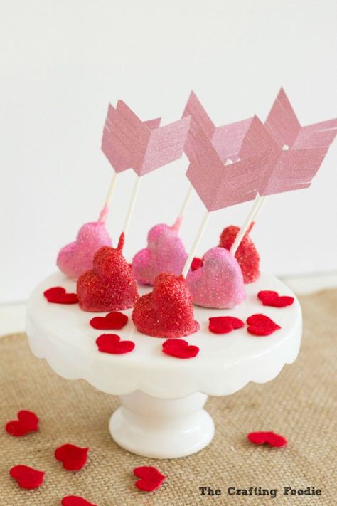 Chocolate San Valentin, Valentine Cake Pop, Valentines Treats, Sanding Sugar, Valentine Desserts, Shaped Cake, Heart Shaped Cakes, Raspberry Smoothie, Valentines Day Cakes