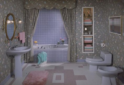 80’s Room, 80s Room Aesthetic Retro, 90s Room Aesthetic, 80s Room Aesthetic, 1980s Interior, 90s Interior, 60s Interior, 90s House, 80s Interior Design