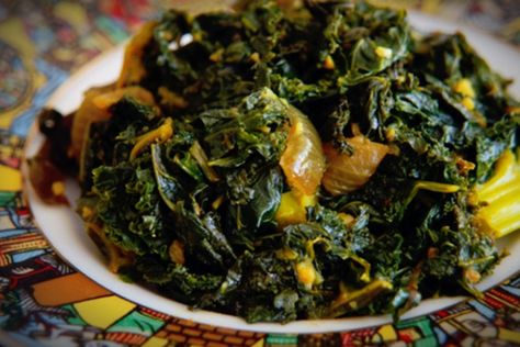 10 Ethiopian Food Dishes You Have to Try – AllTheRooms – The Vacation Rental Experts Ethiopian Salad Recipe, Ethiopian Salad, Collard Green Salad, Collard Greens Salad, Ethiopian Cuisine, Collard Green, Detox Salad, Ethiopian Food, Egyptian Food