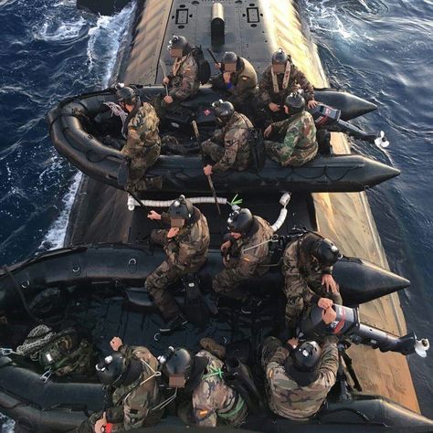 NAVY SEALS ⚔️ thank you and credit to @resortclo for the idea for this post! German Militaria, Special Forces Gear, Spanish Armada, Jet Fighter Pilot, Army Gears, Military Wallpaper, Delta Force, Military Special Forces, The Boogeyman