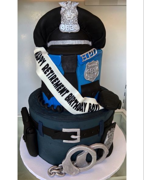 #policecake #birthdaycake #retirementcake #buttercream #butterecreamcake #swissmeringuebuttercream #fondantdetails #policeofficer #copcake #cop #edibleimages #ricekrispietopper #cake #hpd Law Enforcement Cake Ideas, Policeman Birthday Cake, Retirement Cake Police, Warrant Officer Promotion Cake, Police Badge Cake, Cop Cake, Police Cakes, Police Retirement, Baby Boy Birthday Cake