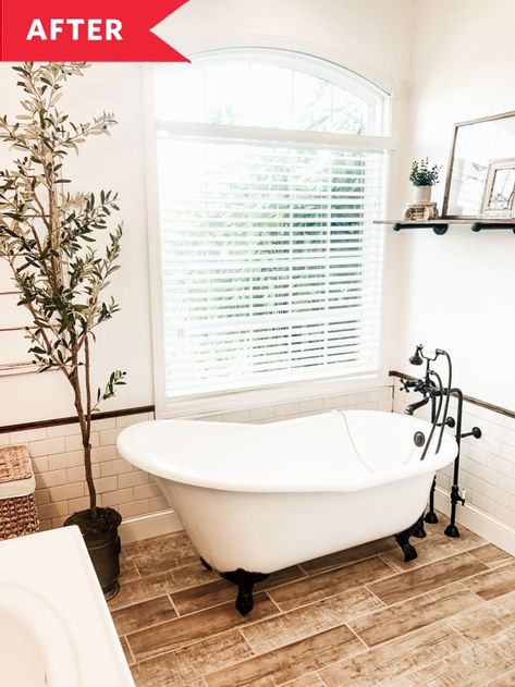 Farmhouse Clawfoot Tub Bathroom, Farmhouse Bathroom With Clawfoot Tub, Modern Clawfoot Tub, White Clawfoot Tub, Bathroom With Clawfoot Tub, Clawfoot Tub Bathroom, Clawfoot Tubs, Freestanding Tubs, Black White Bathrooms