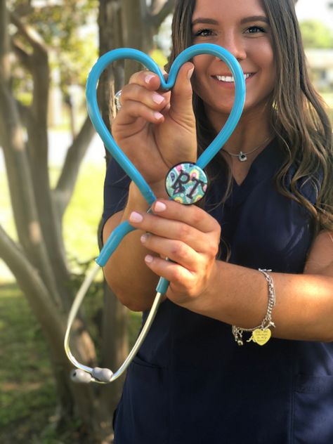 Respiratory therapist graduation picture idea Graduation Pictures Respiratory, Respiratory Therapist Photoshoot, Senior Picture Ideas Emt, Respiratory Therapist Graduation Photos, Respiratory Graduation Pictures, Respiratory Therapy Graduation Pictures, Respiratory Therapist Graduation Pictures, Respiratory Therapist Graduation Party, Rt Graduation Pictures