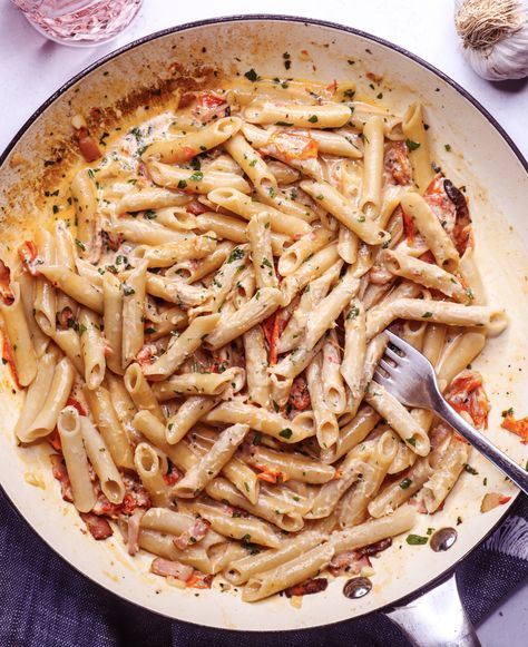 What makes our Creamy Bacon and Sun Dried Tomatoes Penne Recipe even better is that it's made with Qetoe's low carb penne pasta, which has 50% less carbs than regular wheat penne. So you can indulge in a delicious pasta dish without sacrificing your health goals. Give this recipe a try and savor the rich and creamy flavors of bacon and sun-dried tomatoes, all while staying true to your low carb lifestyle. Spaghetti Meatball Recipes, Penne Recipes, Sundried Tomato Pasta, Garlic Prawns, Sundried Tomatoes, Sundried Tomato, Low Carb Pasta, Delicious Pasta, Spinach Pasta