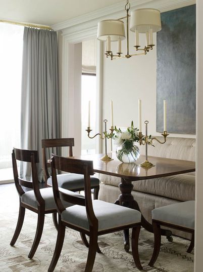 And the amazing Phoebe Howard puts her mark on another small dining room space in Atlanta. This dining space is tucked into a corner, but is given prominence by the large oil painting which pulls you right in. Phoebe Howard, Atlanta Apartments, Banquette Dining, Old Apartments, Shabby Chic Room, Banquette Seating, Dining Room Inspiration, Traditional Lighting, Small Dining