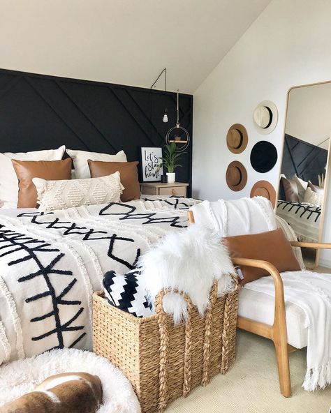 Lorena Canals, Black And White Decor, Master Bedrooms Decor, Washable Rug, Room Inspiration Bedroom, Room Ideas Bedroom, Modern Bed, White Decor, Dream Bedroom