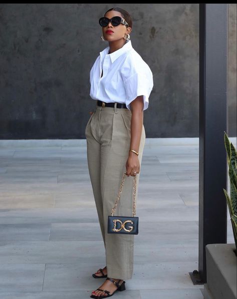 Business Casual Outfit Ideas Summer, Casual Chic Curvy Outfits, Summer Business Casual Black Women, Minimalist Corporate Attire, Business Trip Outfits For Women Summer, Spring Fashion Outfits 2024, Linen Work Outfit, Summer Outfits For Work Offices, Colourful Work Outfit