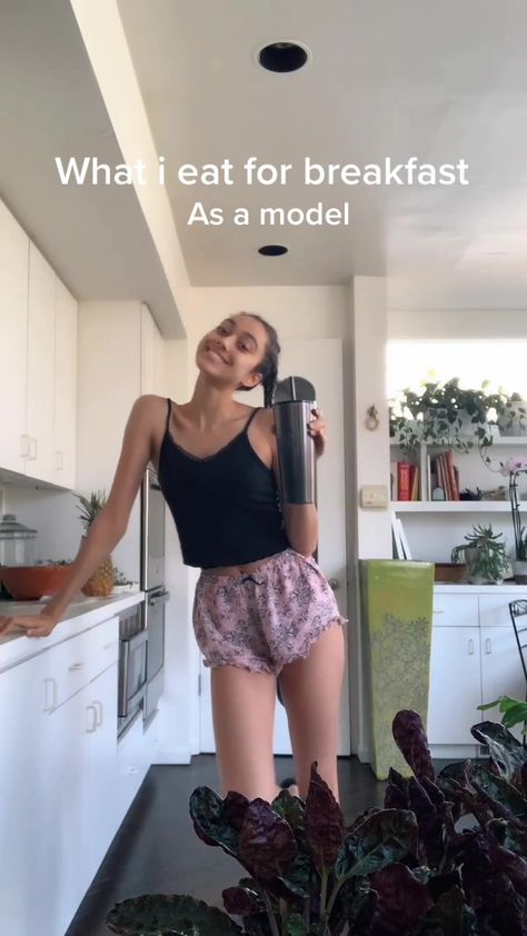 Sophia(@sophiabounou) on TikTok: Breakfast!! #model #modelife #diet #breakfast #recipes #tallgirl Tiktok Breakfast, Breakfast Video, Best Fat Burning Foods, Lost 100 Pounds, Best Diet Plan, Low Fat Diets, Think Food, Healthy Diet Recipes, Fat Burning Foods