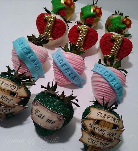 Alice In Wonderland Candy Apples, Alice In Wonderland Chocolate Covered Strawberries, Alice In Wonderland Oreos, Alice In Wonderland Strawberries, Alice In Wonderland Party Treats, Alice And Wonderland Food, Alice In Wonderland Treats, Alice In Wonderland Dessert Table, Quince Food