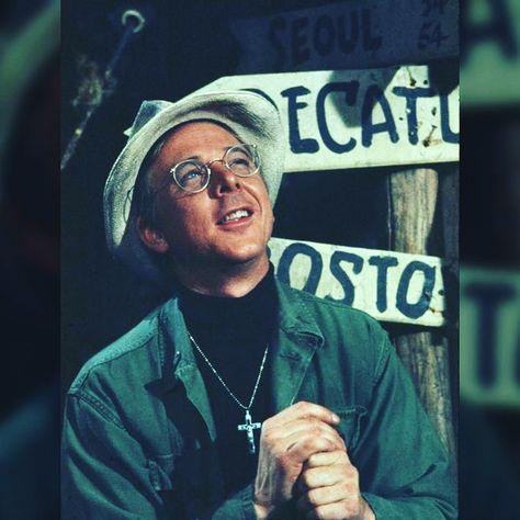 William Christopher, actor best known for his role as Father Mulcahy on the television series "M.A.S.H.," died on Saturday. He was 84. R.I.P. William Mash Show, Father Mulcahy, Mash Characters, William Christopher, Evanston Illinois, Alan Alda, 31 December, Tv Head, Adventures Of Superman