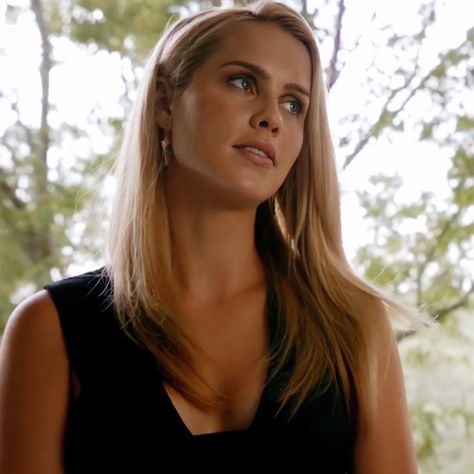 Rebekah Mikaelson Icons, Claire Holt The Originals, The Originals Rebekah, Rebekah Mikaelson, Vampire Diaries Outfits, Character Icons, Claire Holt, Gemini Woman, Katherine Pierce