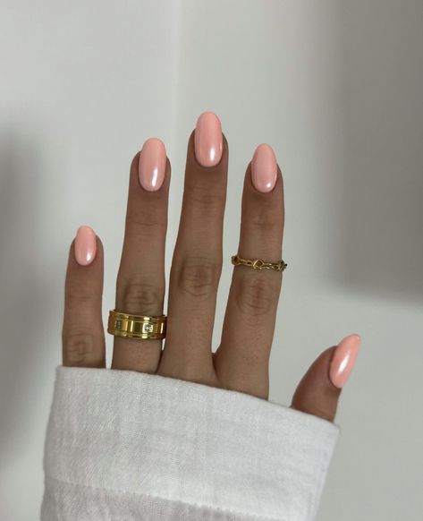 34 Stunning Short Spring Nails Every Short Nail Girlie Has To See Pink Chrome Nails, Simple Spring Nails, Nagellack Trends, Chrome Nails Designs, Coral Nails, Vacation Nails, Chrome Nails, Nail Trends, Almond Nails