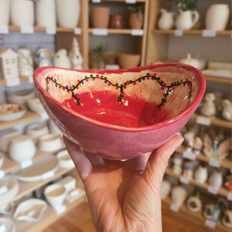 Christmas Pottery Painting, Fairy Lights Christmas, Christmas Pottery, Christmas Snack, Christmas Bowl, Snack Bowl, Christmas Clay, Clay Bowl, Lights Christmas