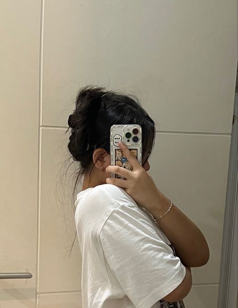 Phone Covering Face Selfie, Mirror Pic, Face Cover, Phone Covers, How To Take Photos, Mirror Selfie, Take That, Mirror, Memes