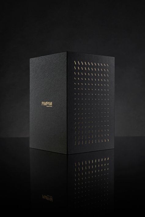 #esteañolovamosapetar on Packaging of the World - Creative Package Design Gallery Black Packaging Box Design, Black Packaging Design, Brand Bible, Shoe Packaging, Luxury Box Design, Packaging Concept, Luxury Packaging Design, Black Packaging, Labels Design