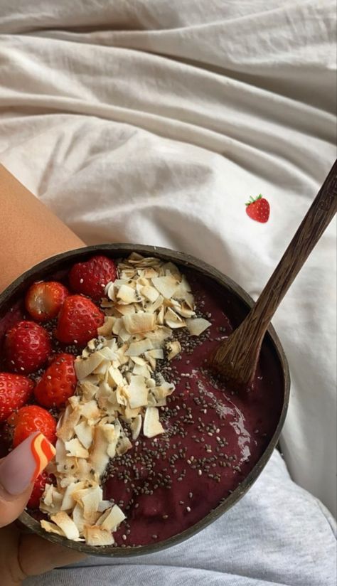 Acai Bowl Instagram Story, Açaí Story, Strawberry Acai Bowl, Açai Bowls, Insta Story Inspo, Bakery Foods, Strawberry Acai, Story Insta, Inspo Instagram