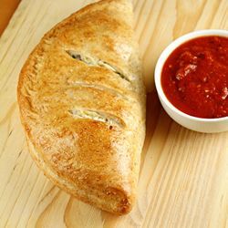 Taco Calzones Recipe Taco Calzone Recipe, Taco Calzone, Calzones Recipe, Cheese Broccoli, Savory Pies Recipes, Calzone Recipe, Easy Family Recipes, Mexican Pizza, Three Cheese