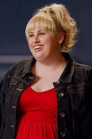 I would cast Fat Amy from Pitch Perfect to be Queen of Hearts. Even though she is very funny she can also be a great evil character. She also has the body for the queen. She is not afraid to say anything and would be a great actress for this role. Fat Amy Pitch Perfect, Pitch Perfect Outfits, Evil Character, Be Queen, Movie Cast, Flash Card, Inspiring Women, Pitch Perfect, It Movie Cast