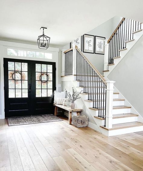 House Staircase, Staircase Remodel, Dream Life House, Farmhouse Inspiration, Home Stairs Design, Farmhouse Interior, House Stairs, Farmhouse Charm, Dream House Interior