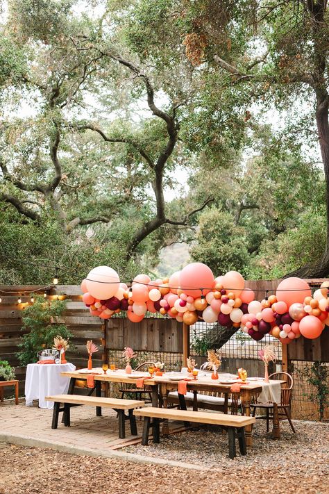 Hoco Dinner At Home, Prom Dinner At Home Ideas, Party Decor For Adults, Backyard Brunch Party, October Birthday Ideas, Micro Wedding Ideas, Outdoor Birthday Party, Prom Dinner, Backyard Birthday Parties